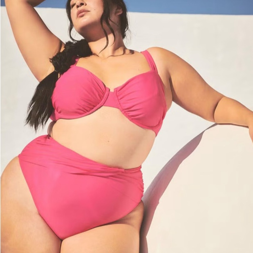 Gabi Fresh Swim x ELOQUII Gathered Underwire Bikini Top